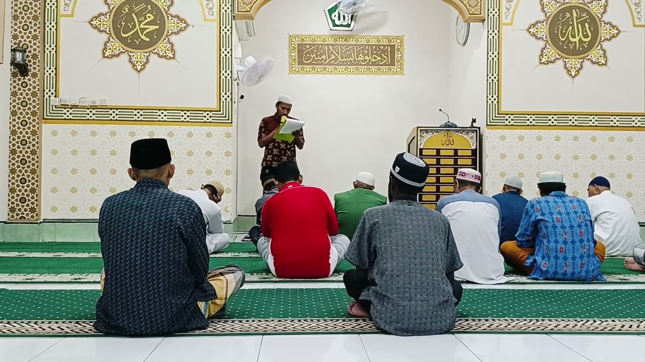 تقرير وتقديم مأموري صلاة التراويح في مسجد سبيل الله، كيمانا، بابوا الغربية
