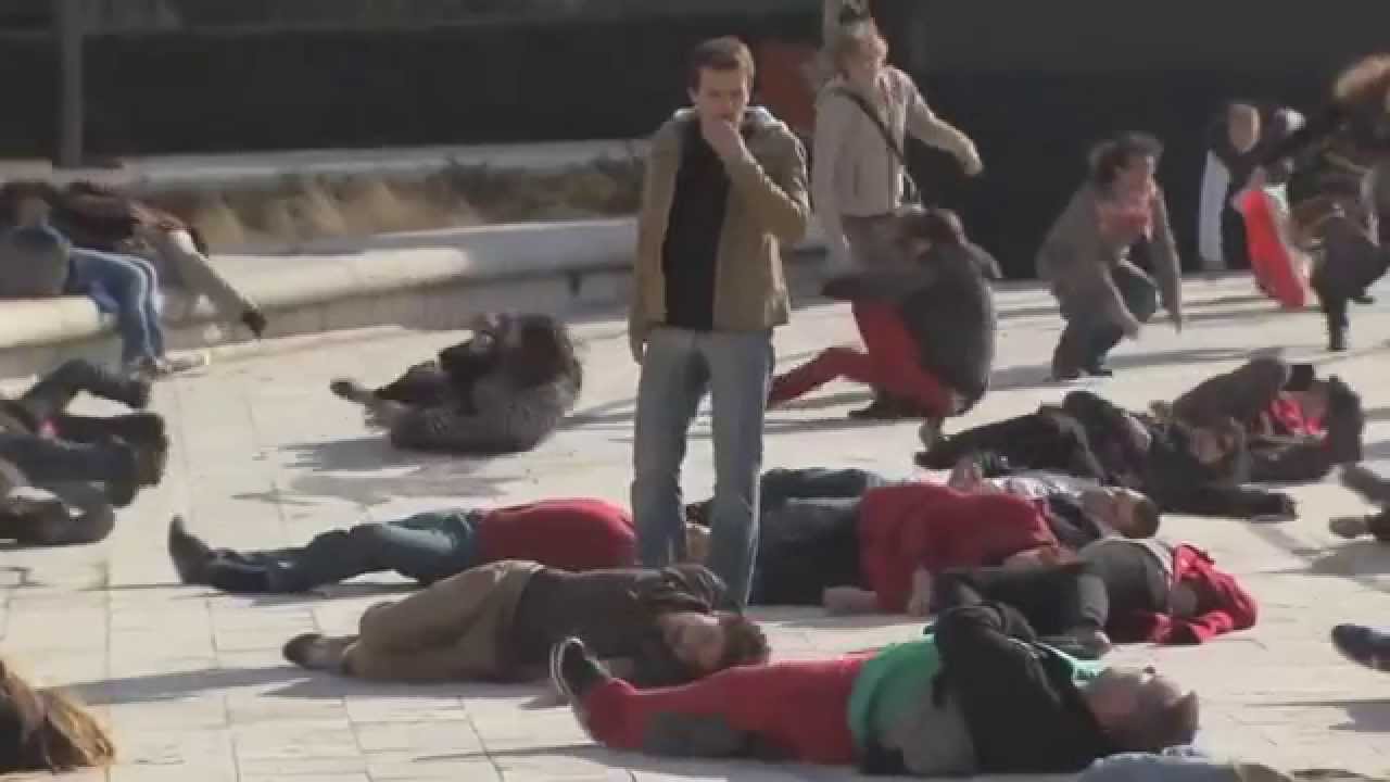 Guerilla marketing - Tic-Tac flashmob