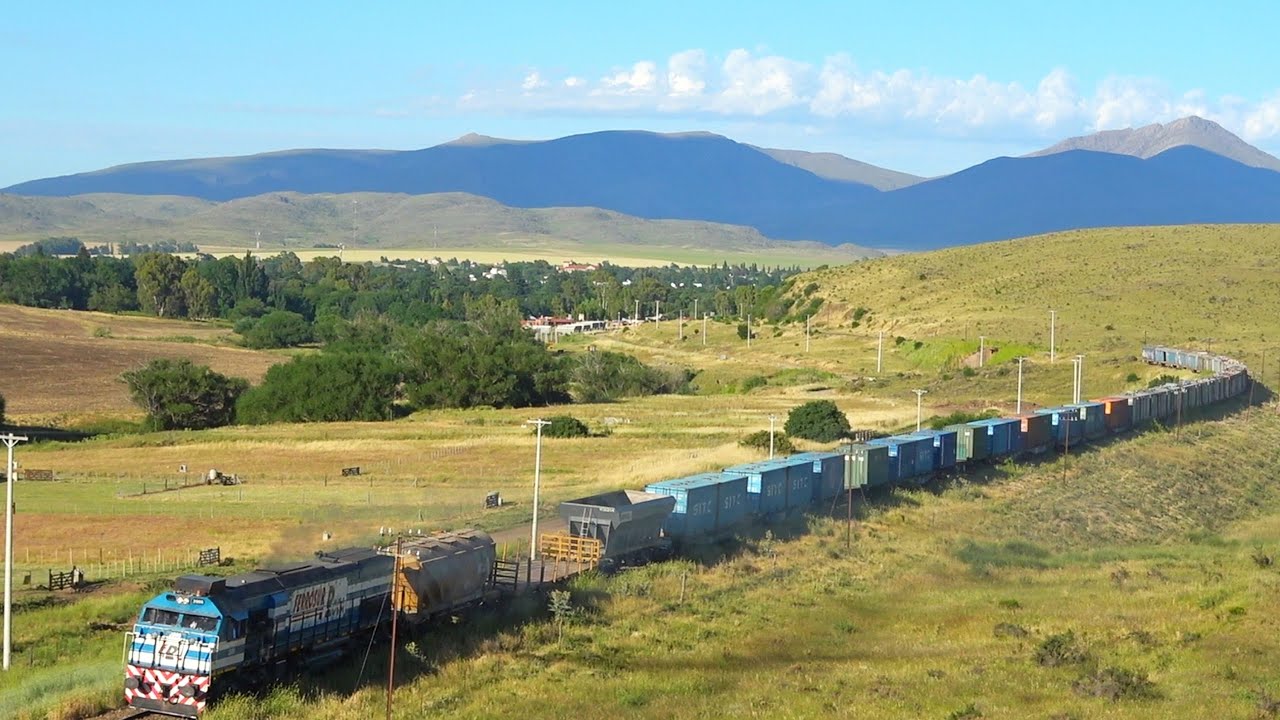 TREN 492 POR SIERRA DE LA VENTANA - Loc. NREC 2005