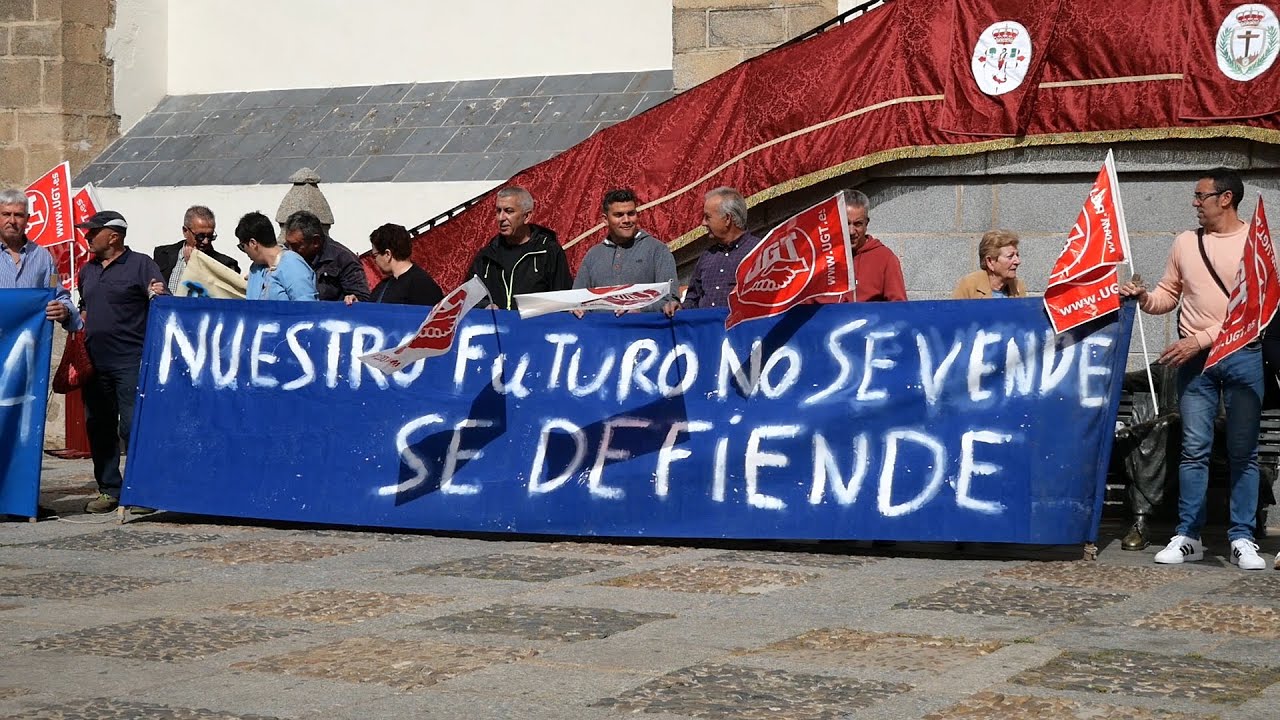Trabajadores del Ayto. se concentran en la Plaza de España para reivindicar la aprobación de la RPT