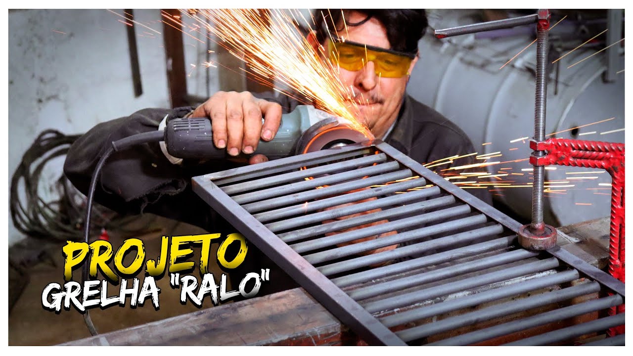 É 