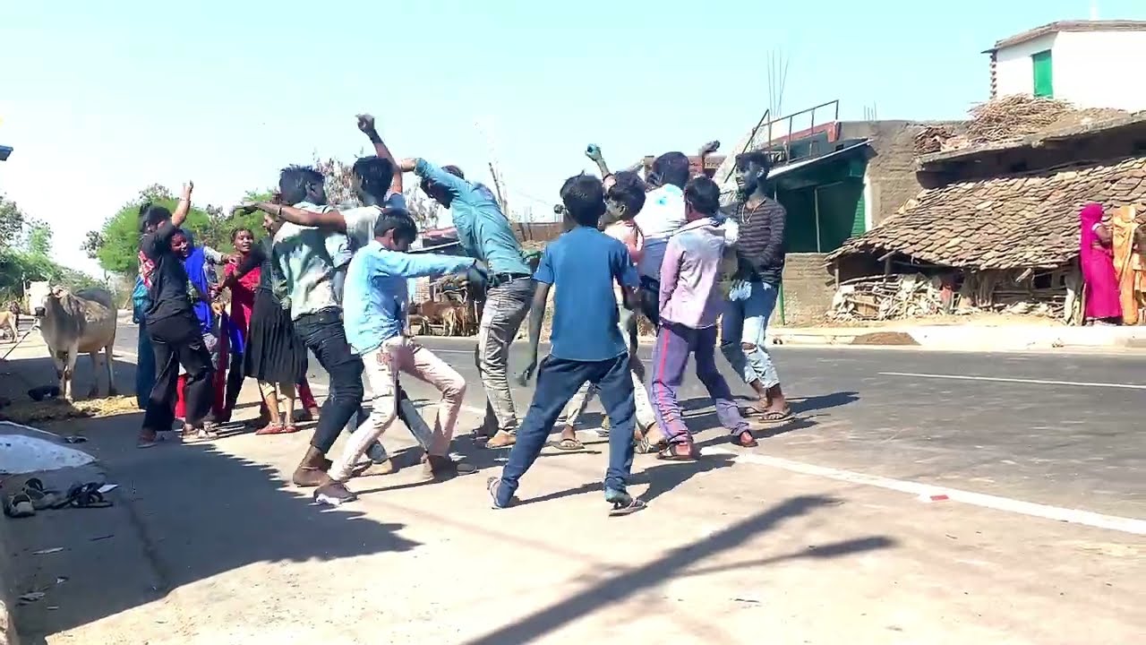 Dosto ne mcha di tabahi || Happy Holi 🥳|| पूरी रोड में ही हो गए शुरू 😀🥳😄