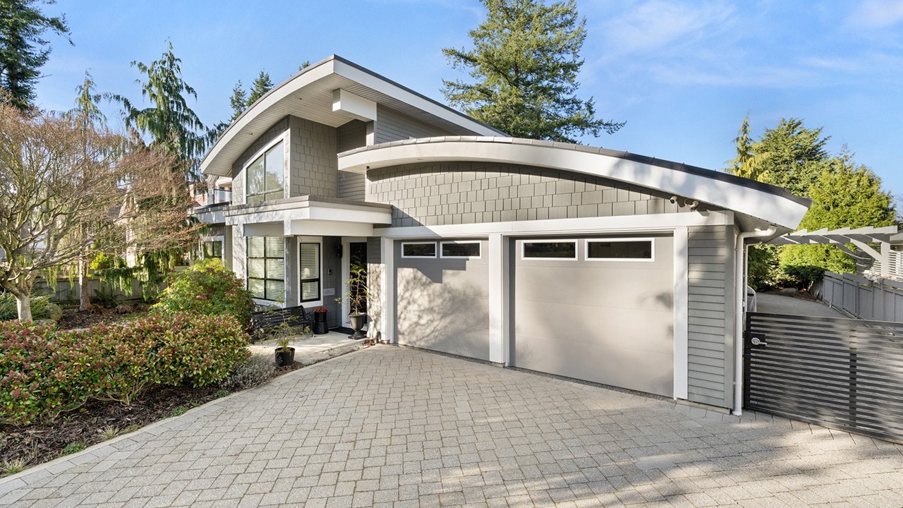 FOR SALE 15461 18 Avenue, South Surrey, BC (MLS R3094940)