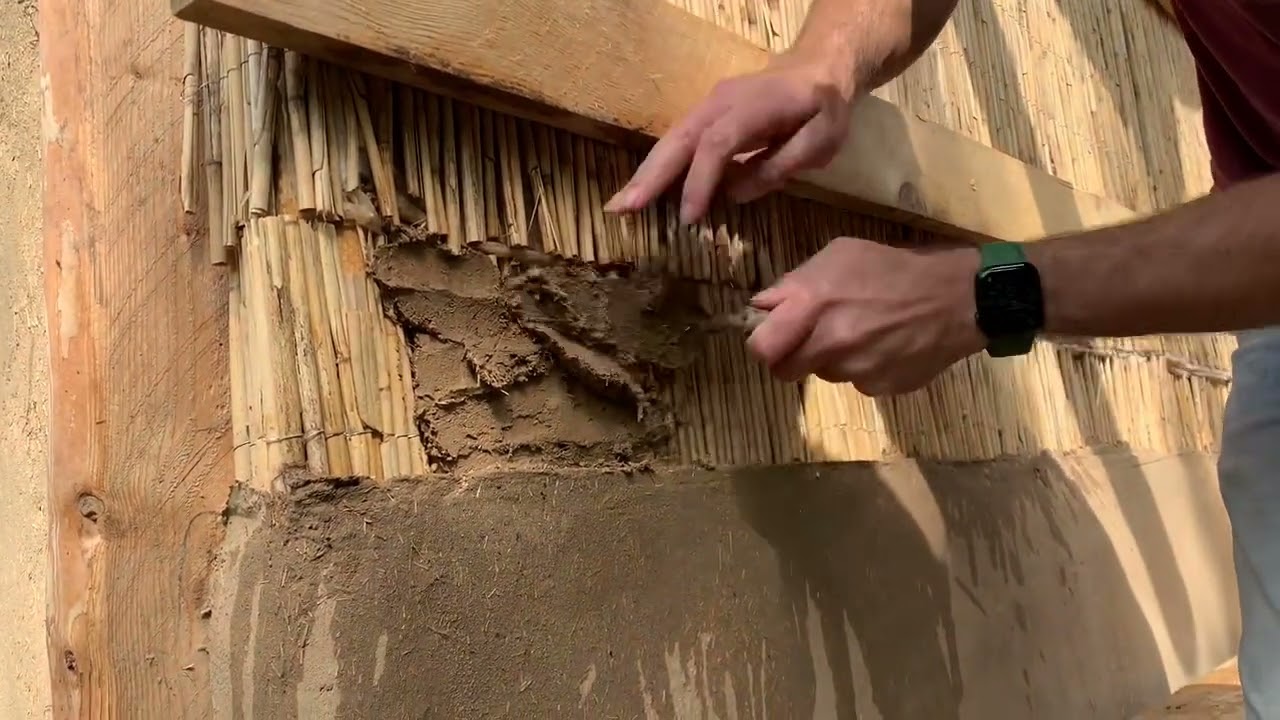 Außenwand verputzen mit Lehm