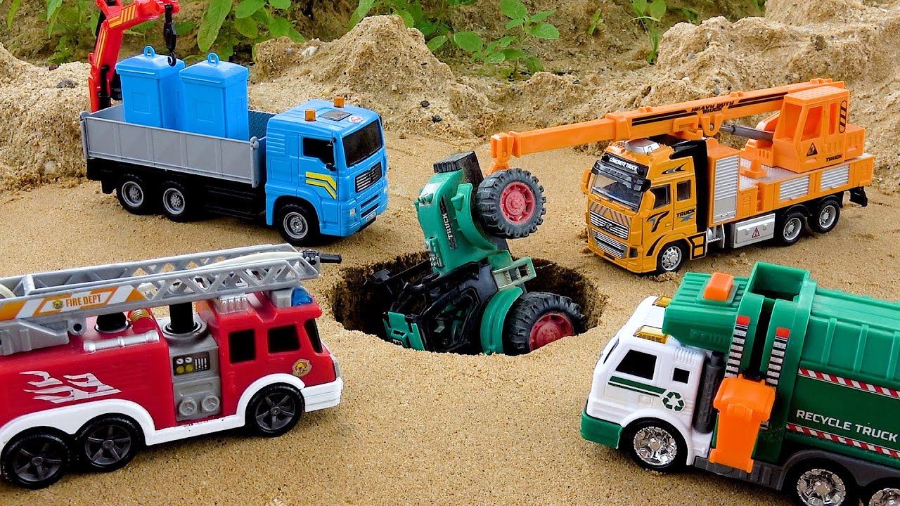 굴삭기 트럭과 시멘트 트럭 소방차 크레인 트럭 장난감 찾기 및 구조 이야기