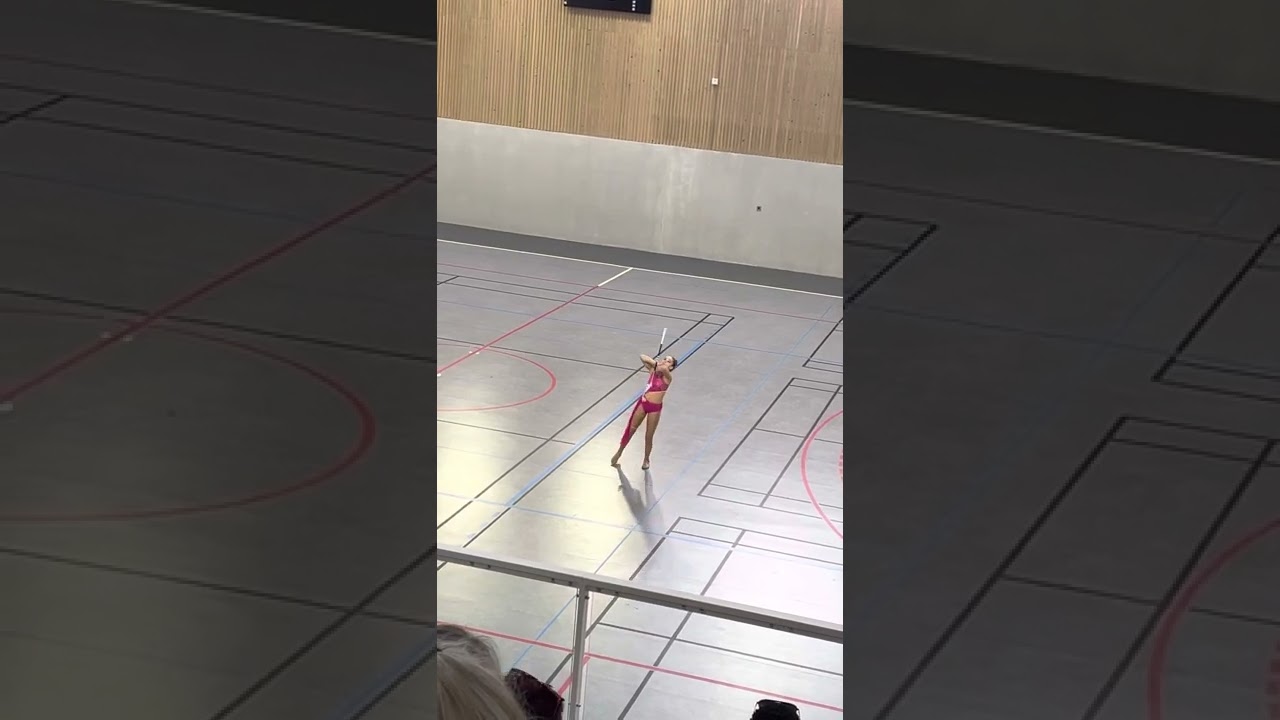 Rébécca Valéro twirling bâton CHIMILIN solo junior n2 2022