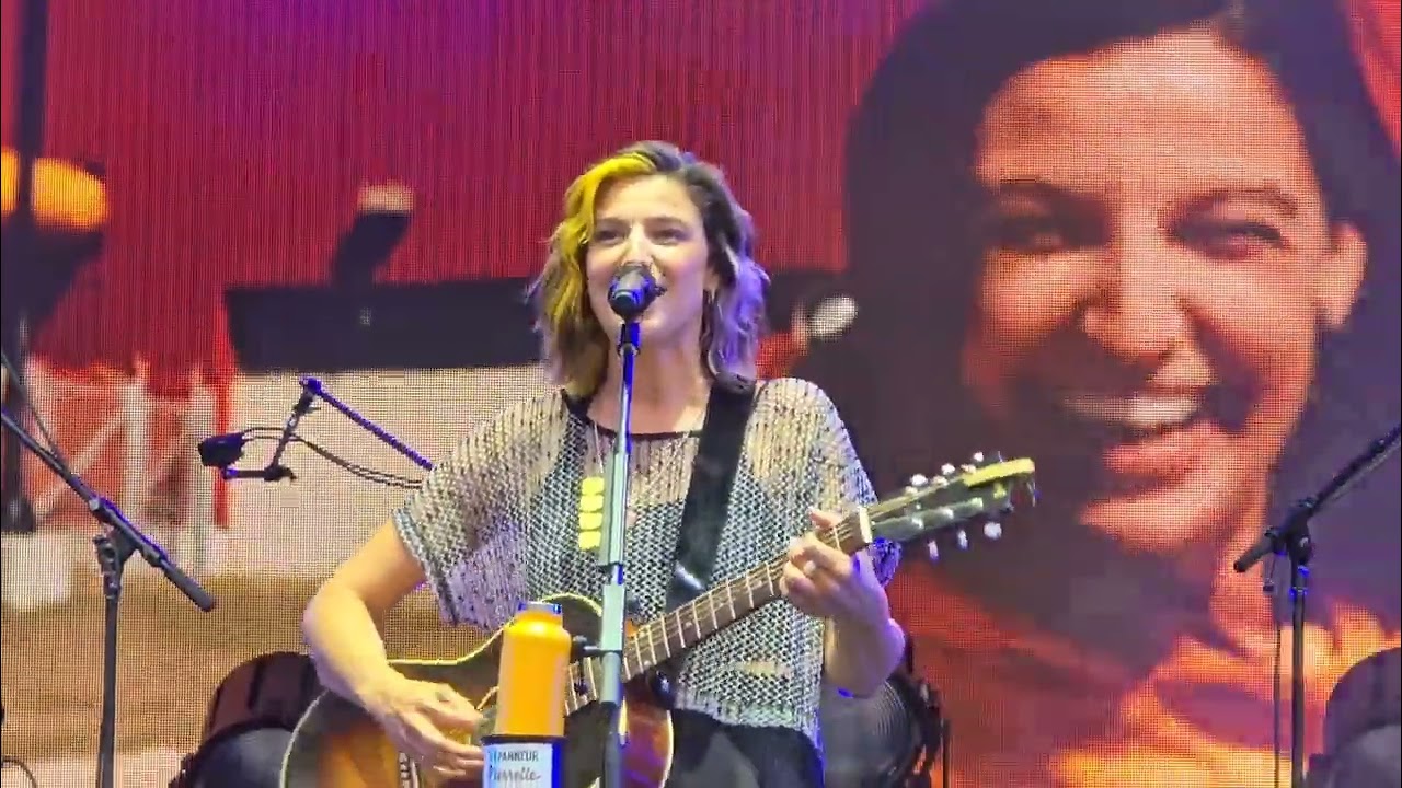SARA DUFOUR SPECTACLE 2025 / FRANCOFOLIES/ PLACE DES FESTIVAL MONTRÉAL