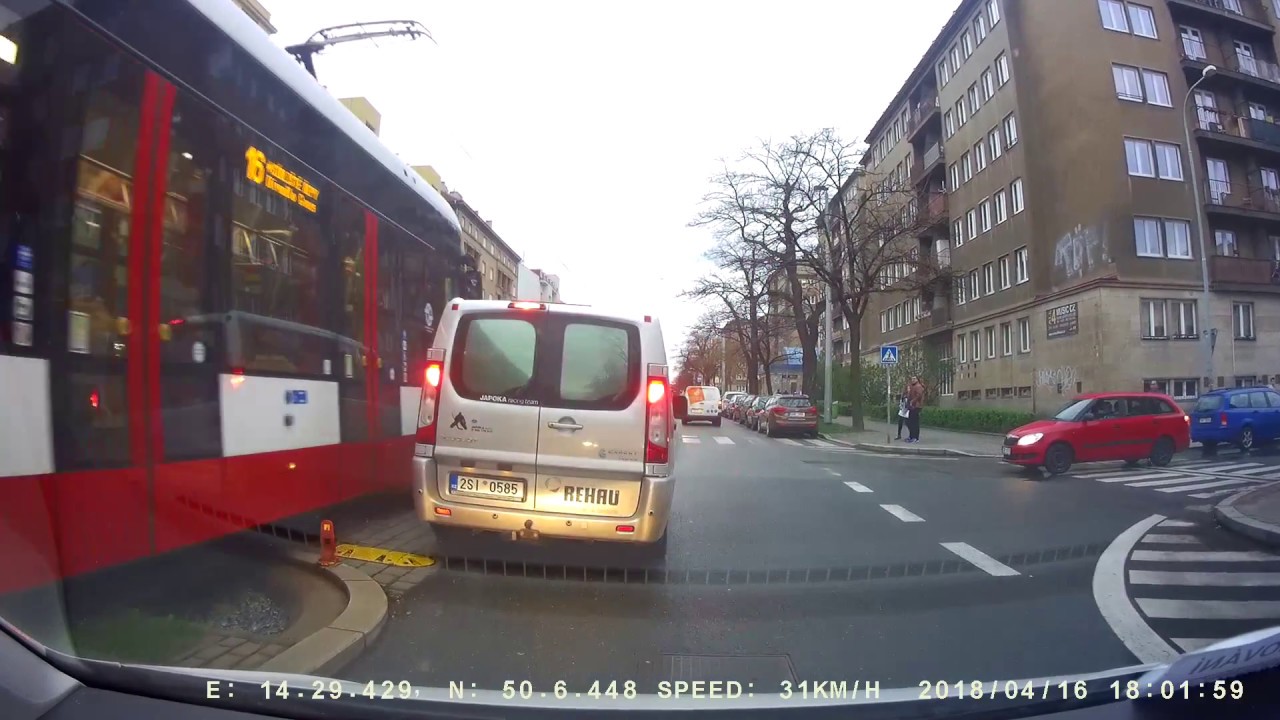 Tram and car accident live - Nehoda tramvaje a osob&aacute;ku v př&iacute;m&eacute;m přenosu