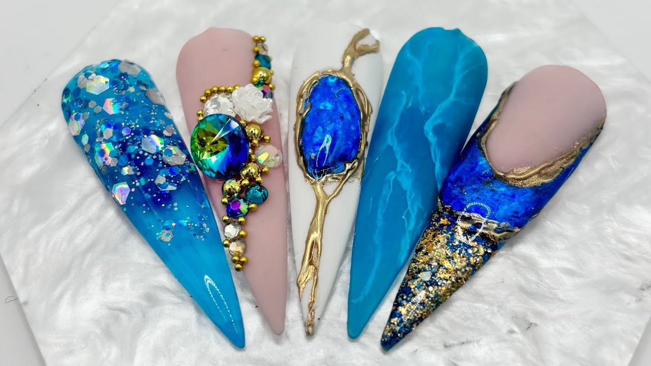 December blue topaz birthstone nails #nails nailaddict #nailart #naildesigns 