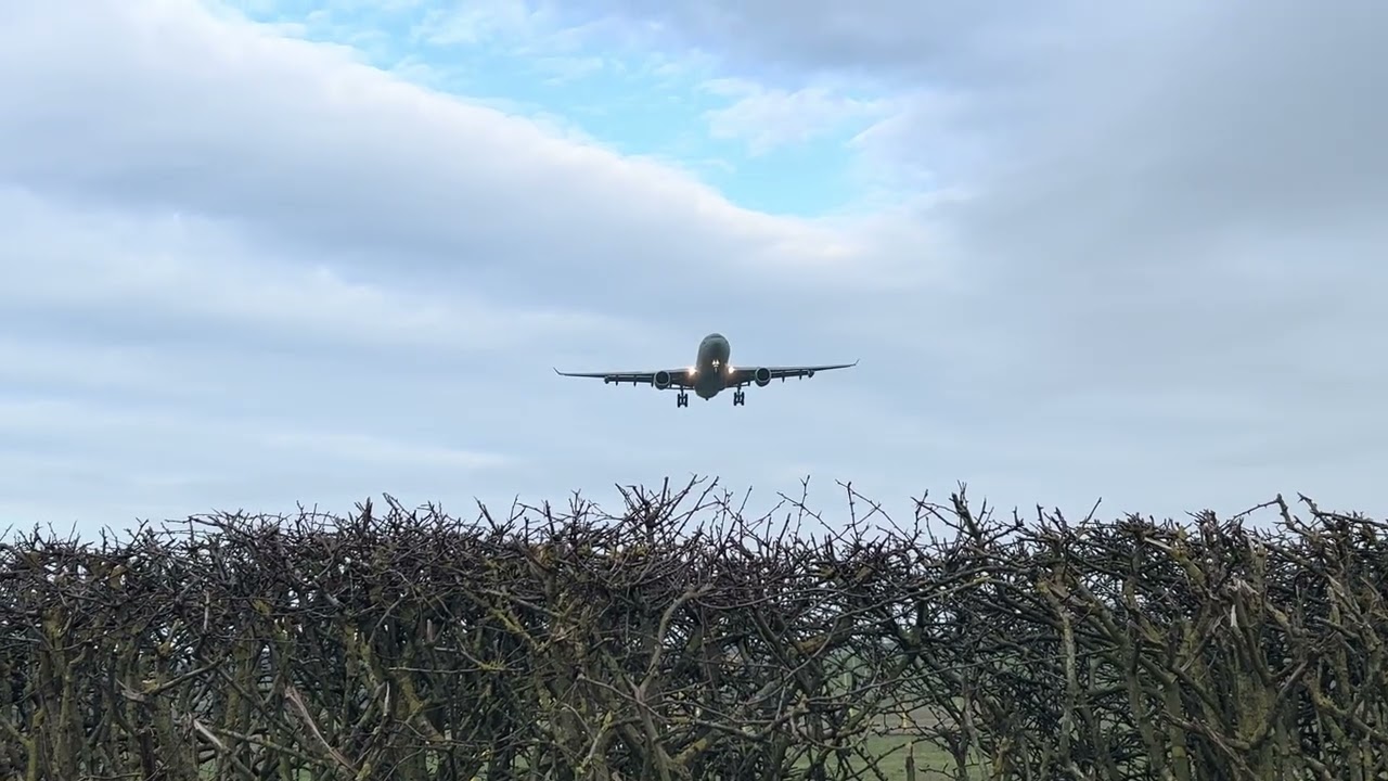 Airbus KC2 voyager arrival into Newcastle International Airport 