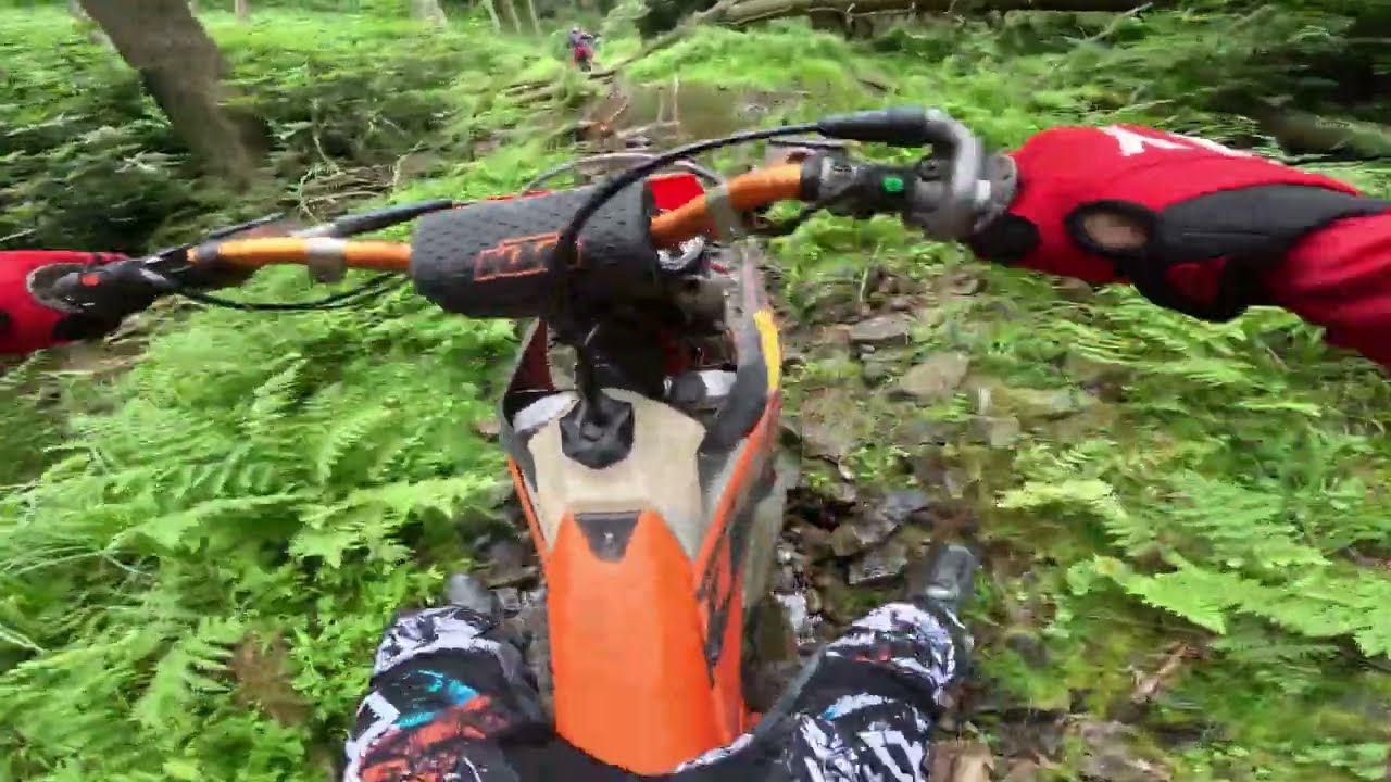 Enduro en una KTM250 nivel rookie