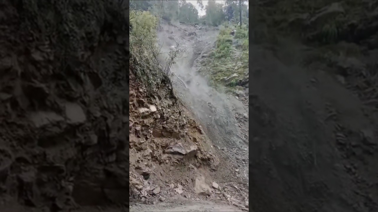 Dangerous Landslide in Uttarakhand | Travel Warning | Gangotri Road | Mountain Landslide