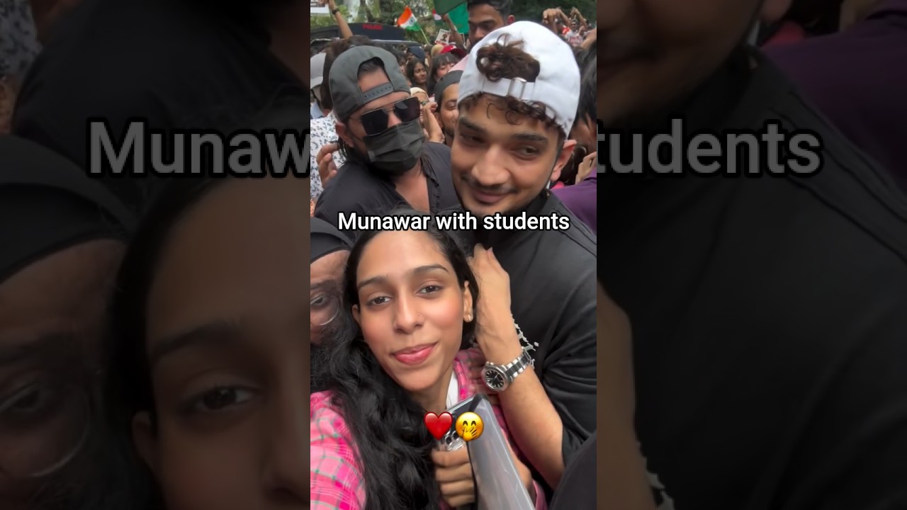 Munawar Faruqui with students at student protest led by Abhijit dipke