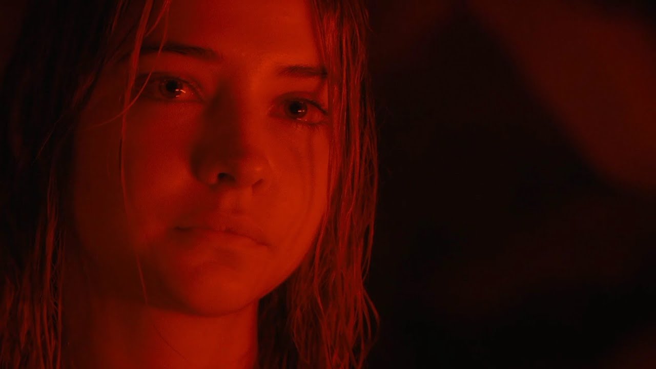 Sarah Kiss Scene | Outer Banks Season 3 - Scene |
