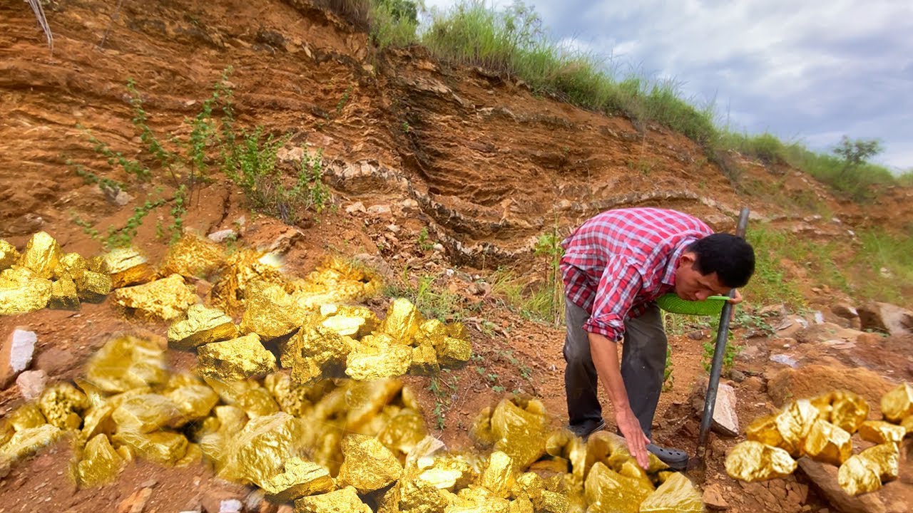 Amazing Found Gold Diamond Pearls Gold Under stone by a gold skill man