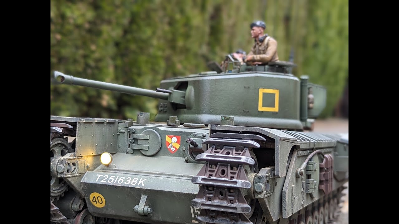 British Churchill MK VII heavy infantry tank Scale 1/16