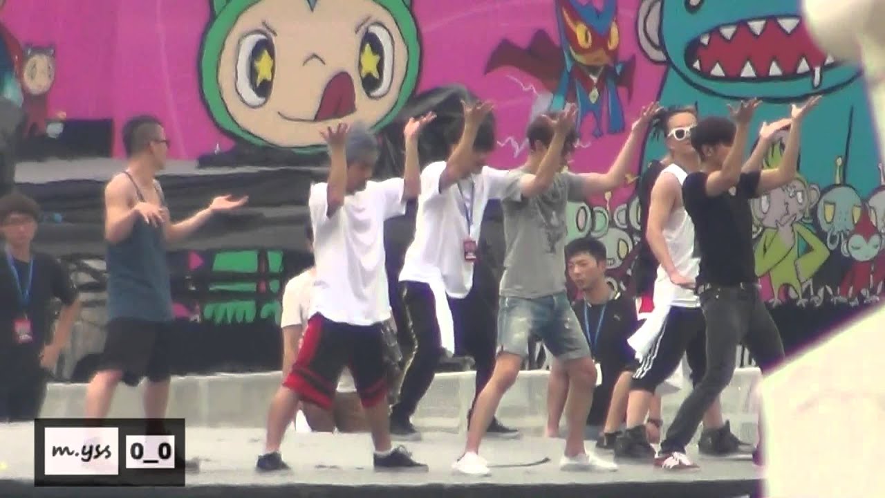 TVXQ - Humanoids  Rehearsal and perf SMTOWN SG