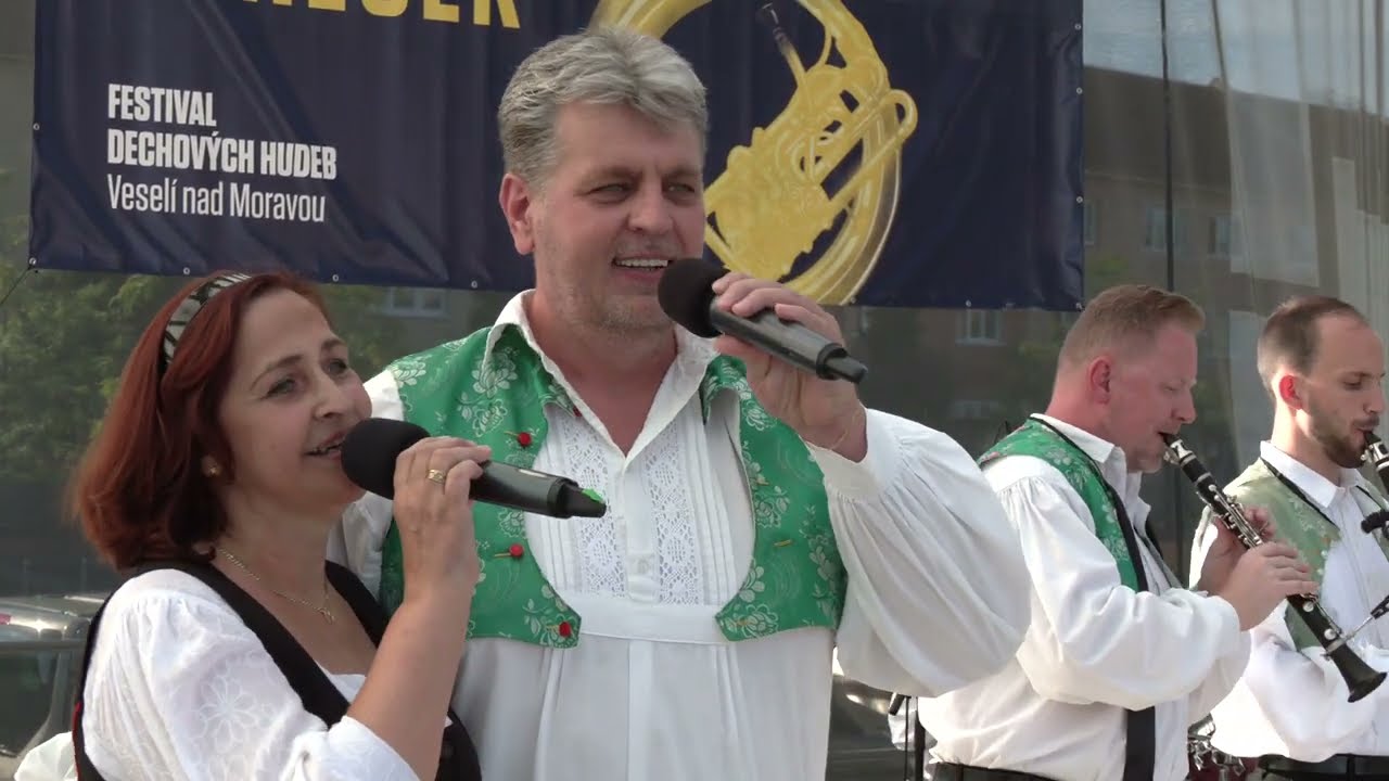 VESELÍ NAD MORAVOU-Festival dechových hudeb-VESELSKÝ RYNEČEK-DH Svárovanka ze Strážnice (1.)