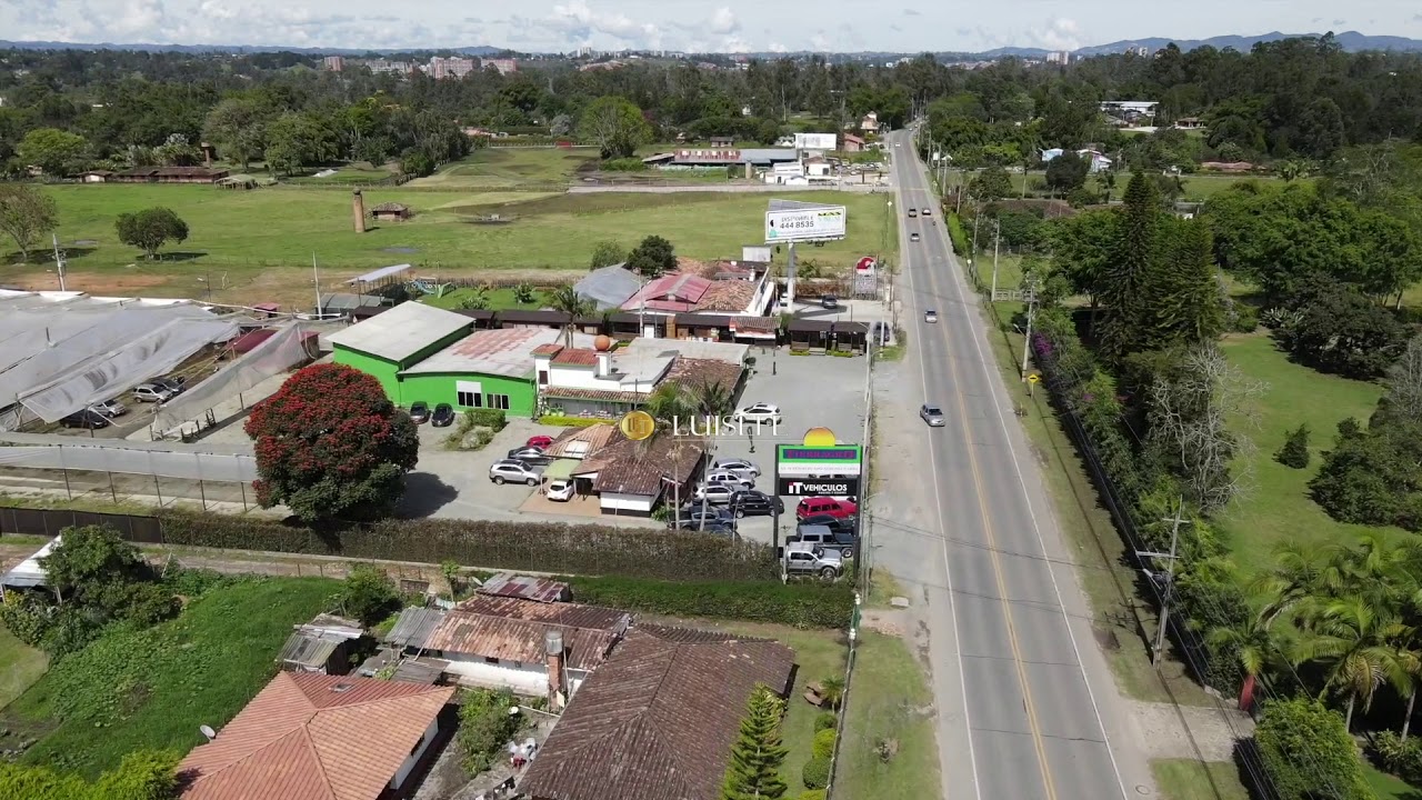 Volando por Llanogrande, Rionegro, Antioquia, Colombia, Octubre 2020