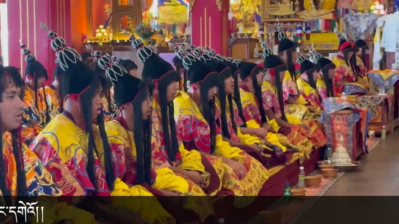 ༧སྐྱབས་རྗེ་དགའ་ལྡན་ཁྲི་ཐོག་ ༡༠༤ པ་རྗེ་བཙུན་བློ་བཟང་བསྟན་འཛིན་དཔལ་བཟང་པོ་མཆོག་དབུ་ཞུགས་ཐོག 