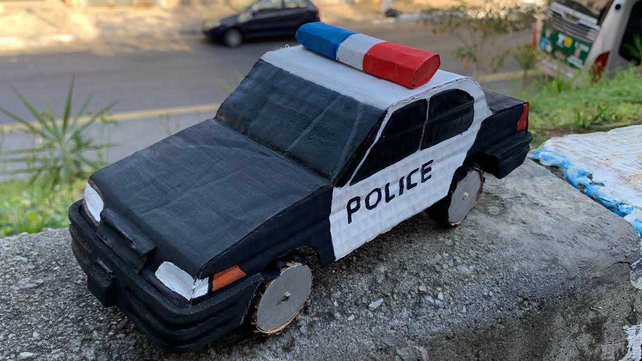 Carro de policia de papelão - artesanato