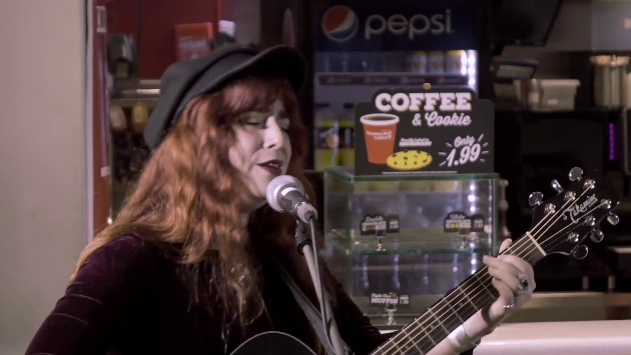 KFC Southern Legends Tour: Kim Logan & the Nashville Hot burger