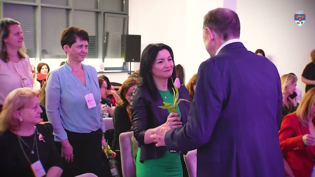 🌸 La mulți ani tuturor doamnelor și domnișoarelor din Turda! 🌸