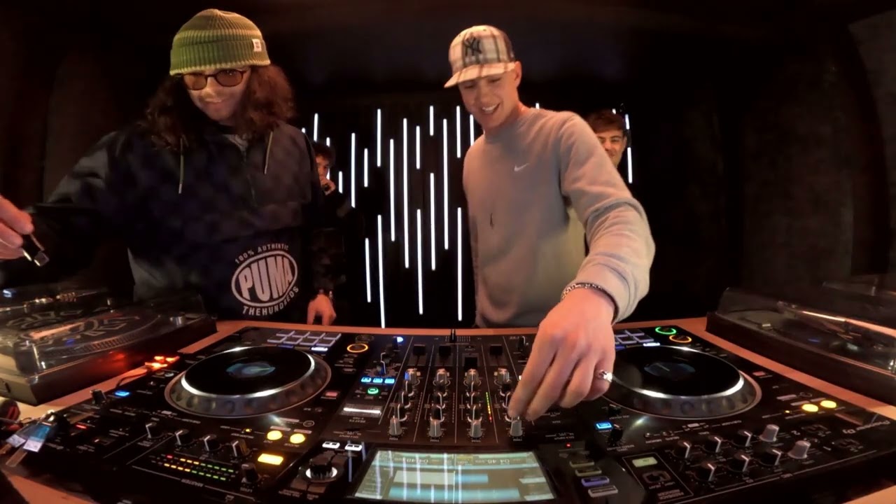 ROOFLESS RADIO w⁄ Roof Off + TINTS – 2026-01-14 – Mesh Radio