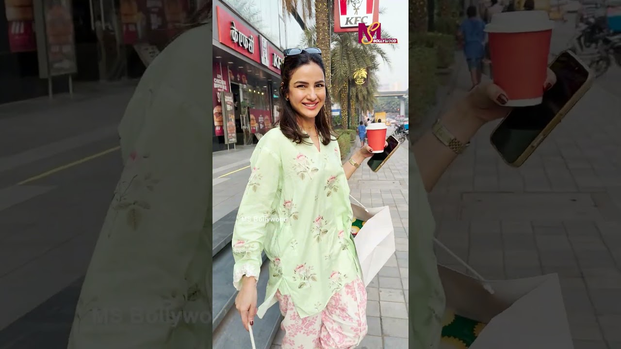 Aly Goni & Jasmine Bhasin Spotted In The City 💘 #trending #alygoni #jasminbhasin #ytshorts