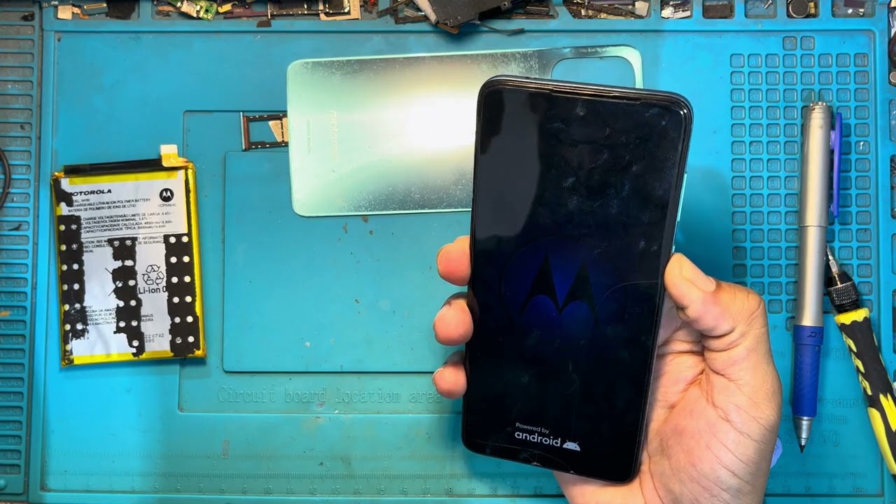 Como Trocar a  bateria Motorola moto g22