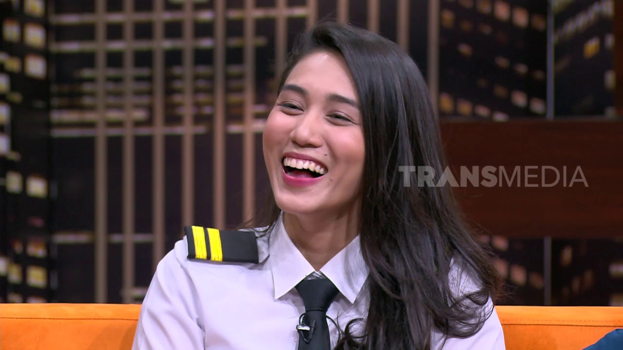 Suka Duka Athira Sebagai Pilot  | HITAM PUTIH (29/04/19) Part 2