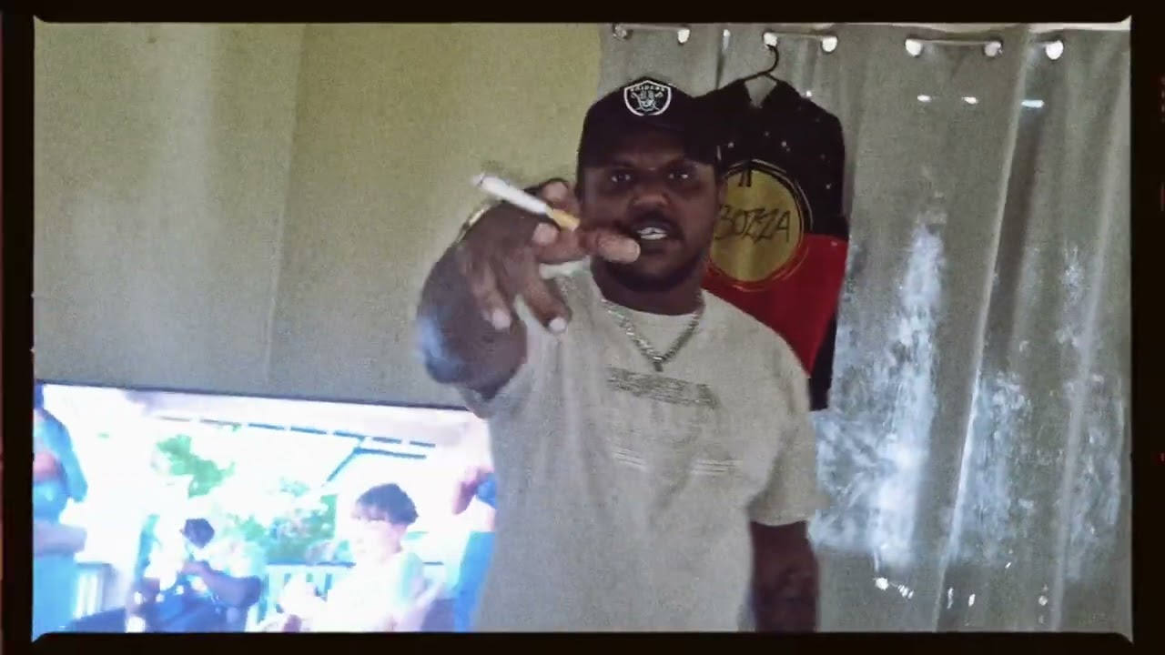 Bozza - Throw Away SkuX (OFFICIAL VIDEO!)