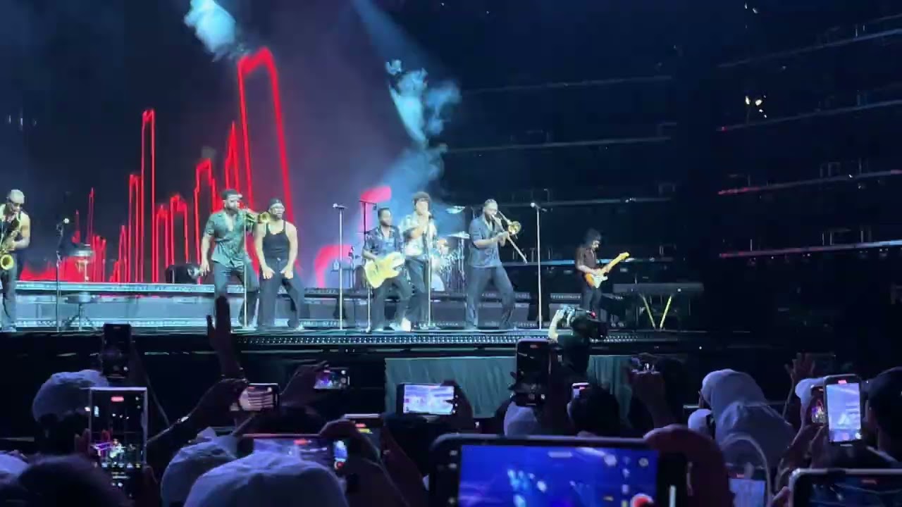 【Bruno Mars】- Uptown Funk (Live in Taiwan 高雄世運演唱會2024/09/08）