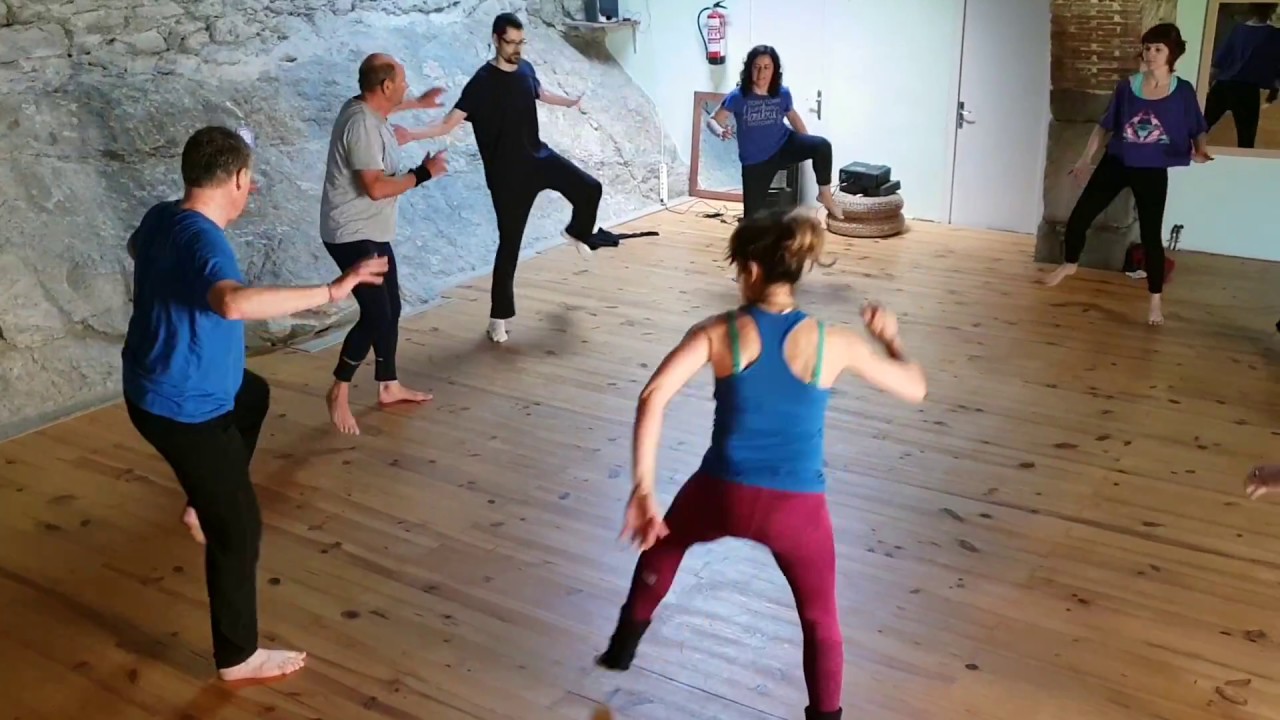 Atmandance. Momentos de bailes de 1r chakra o Centro Bajo. Atmandance - Dtec- Centros de Energía