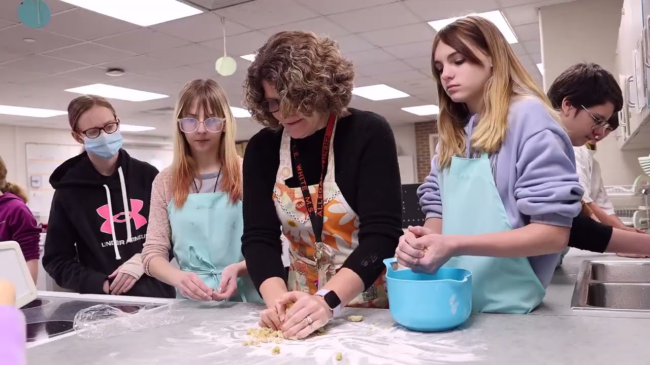 L E  White Middle School Electives - Cultural Foods