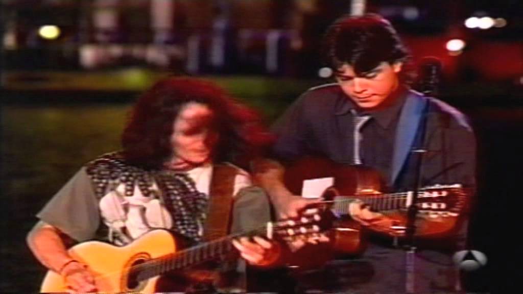LOS DELINQÜENTES con MIGUE BENÍTEZ - Nube de Pegatina (Verano Noche A3)