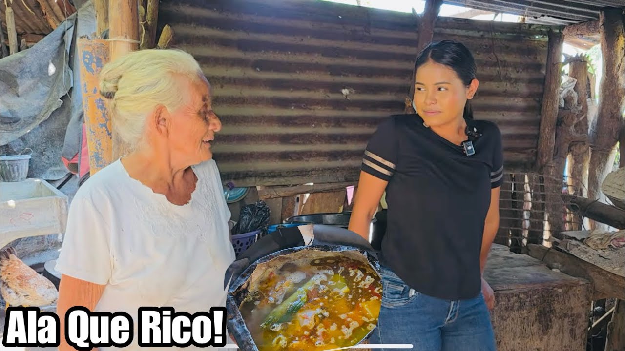 Los abuelitos Almorzarán Un Rico Caldo de Pollo ‼️