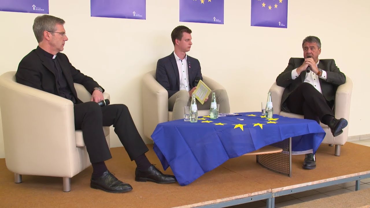 Podiumsdiskussion mit Bischof Heiner Wilmer und Politiker Sigmar Gabriel im Josephinum