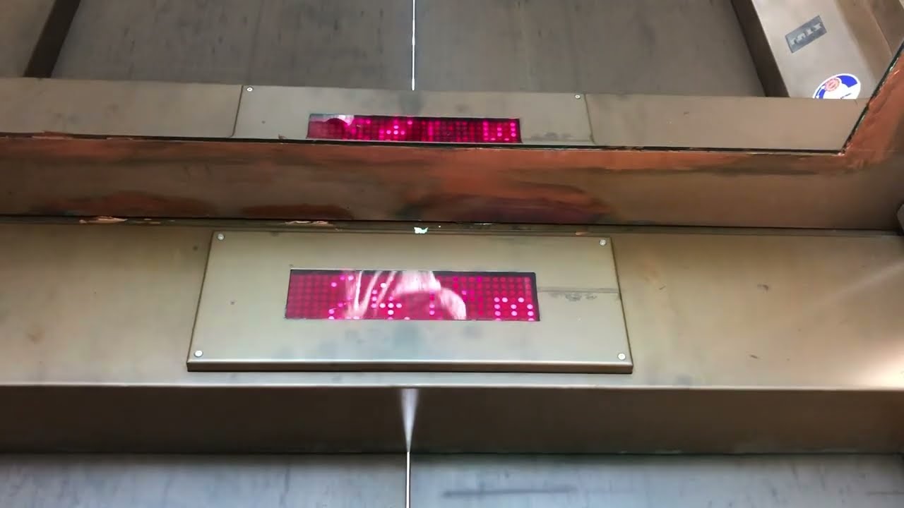 Glasaufzug Lutz im Kirchturm St Nikolai Kirche Hamburg