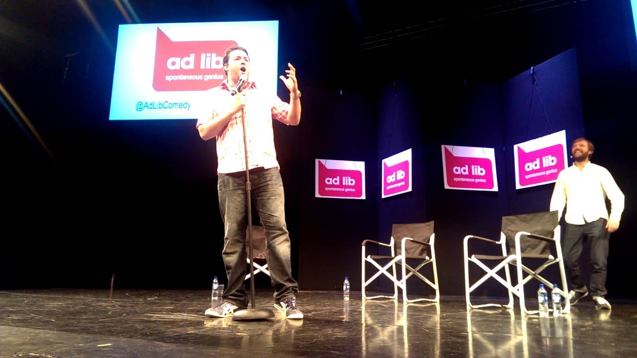 Jason Manford singing in Edinburgh