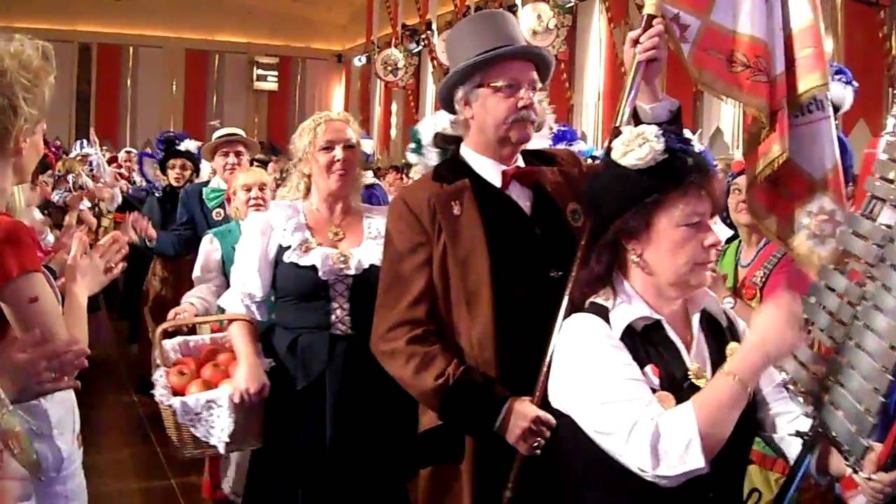 FIDELE KÖLSCHE + BLAUE FUNKEN - EINMARSCH MÄDCHENSITZUNG 2011