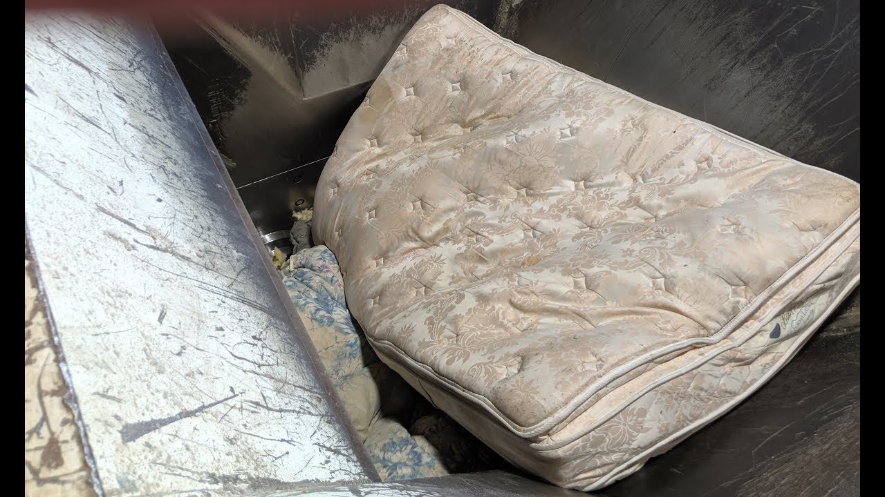 Watch This Shredder Demolish Mattresses!! Mattress Recycling Machine