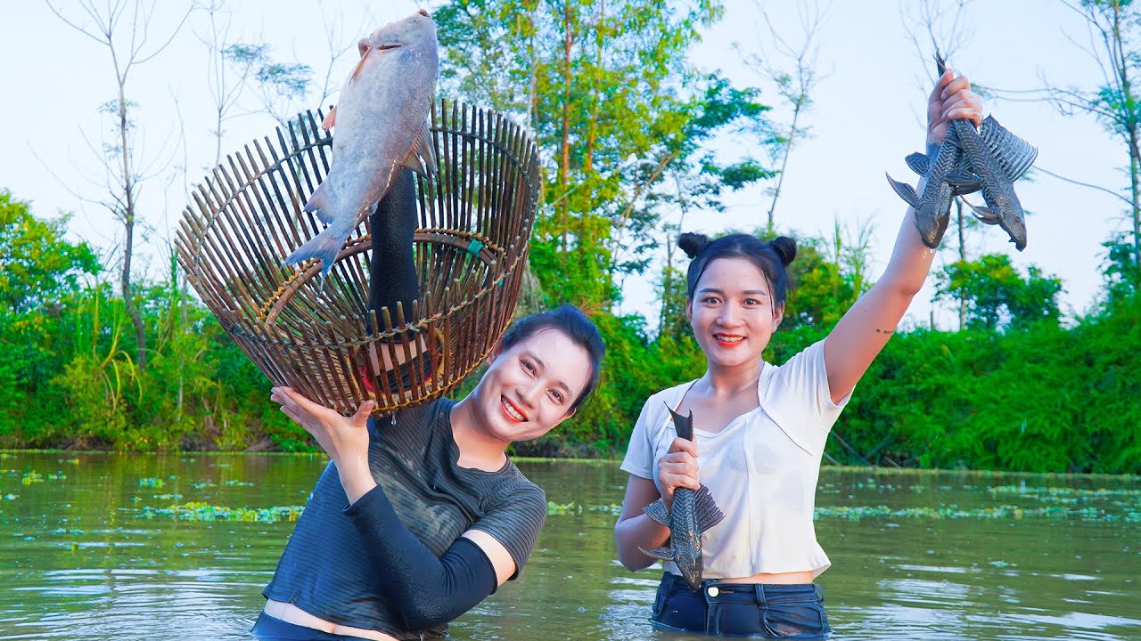 My Free Life My happy day Harvesting Fruits, Giant Fish at the Farm. Intimate meal with my Sister.