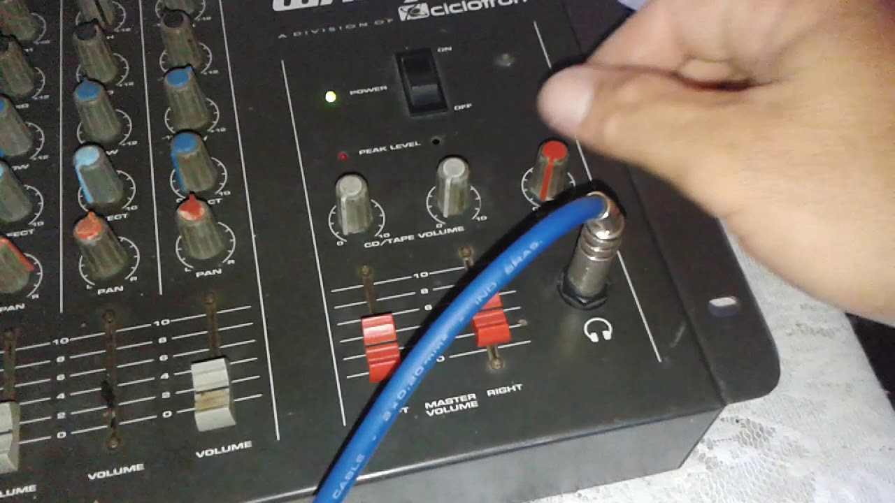 LIGAC&Atilde;O DE EFFECT EM MESA ANALOGICA .