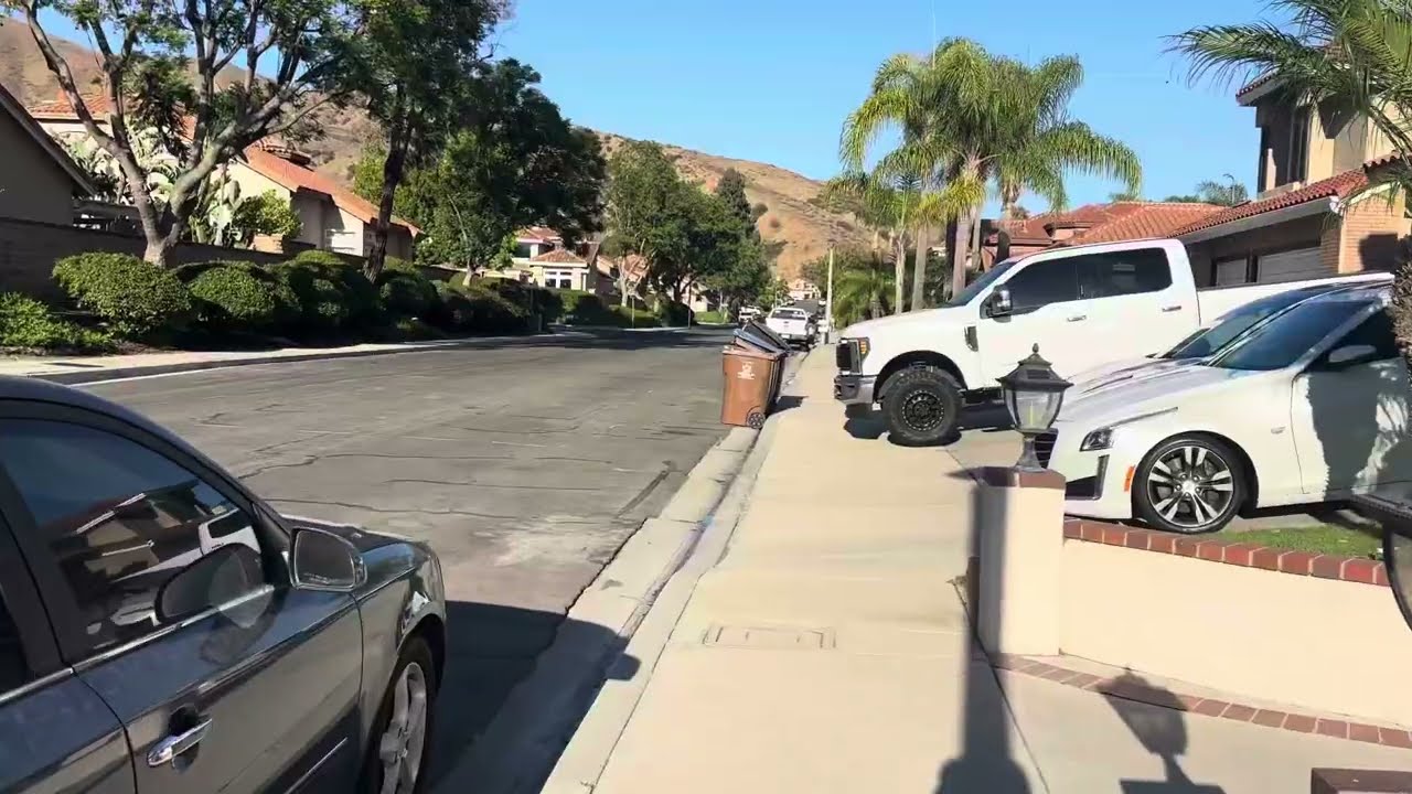 OC Walking through the usual neighborhoods in 4k