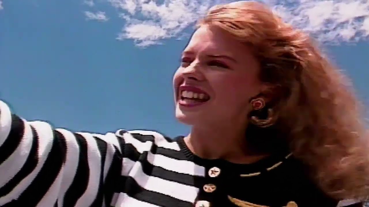 Kylie MInogue - I Should Be So Lucky (Sydney Tour Version) 1987