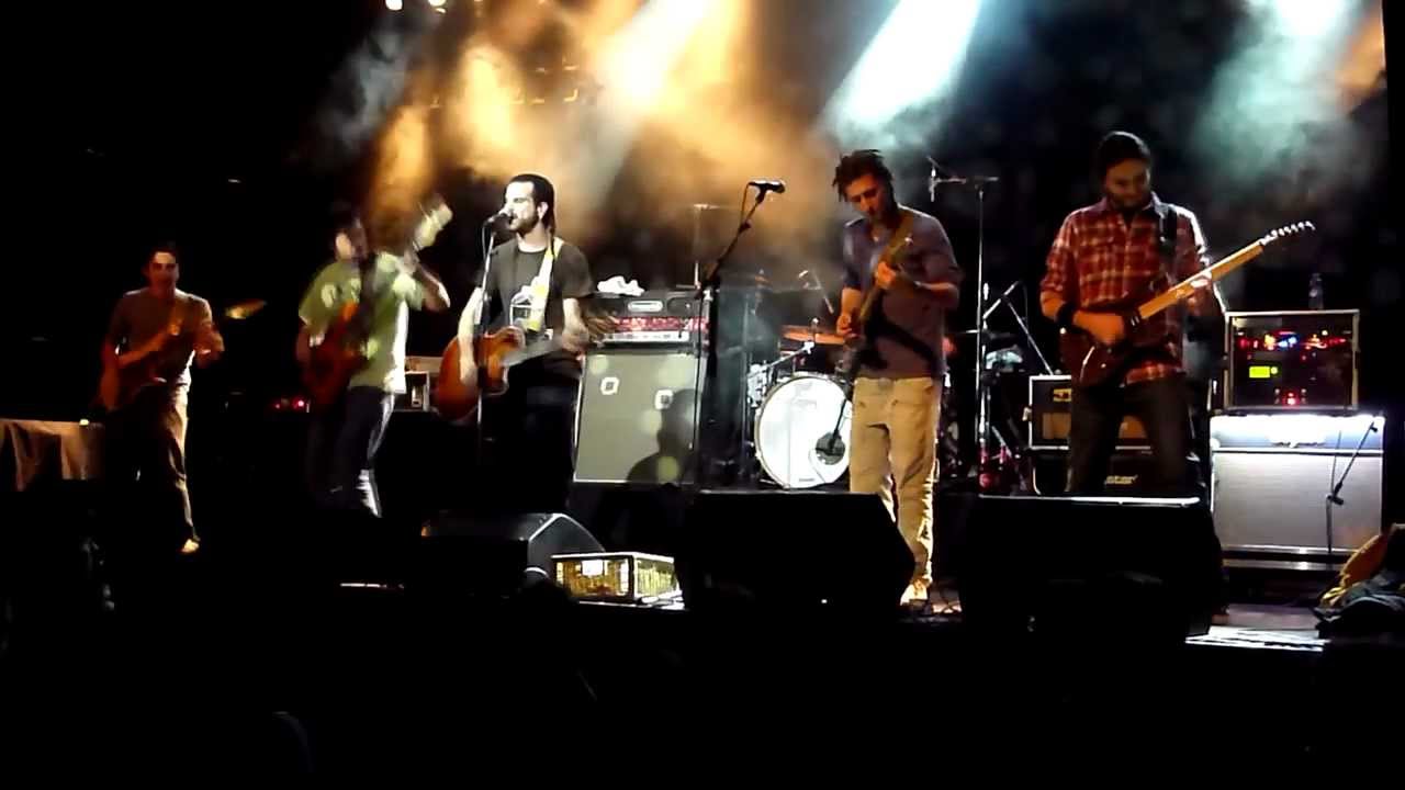 Exceso - Lluvias de Abril (Salamandra, 2 Diciembre 2011)