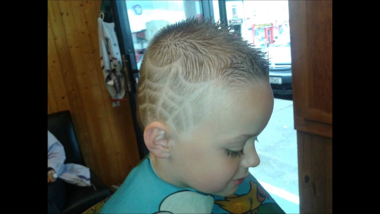 OUR YOUNGER CUSTOMERS @ DES'S BARBER SHOP.wmv