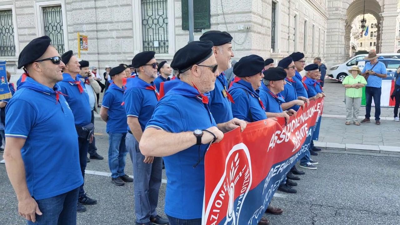 Raduno nazionale dei fanti a Trieste, l'ammassamento per la sfilata
