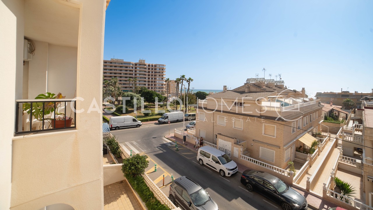 Spacious Home with Terraces in a Prime Location | 149.900 &euro;